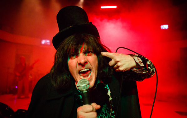 Photo Flash: First Look at MONSTER RAVING LOONY, Opening Tonight at Theatre Royal Plymouth Image