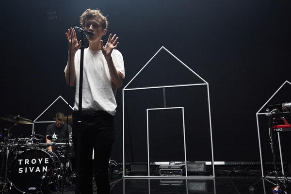 Photo Flash: Troye Sivan Performs Live at the iHeartRadio Theater in LA Image