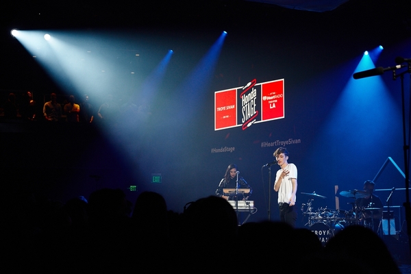 Photo Flash: Troye Sivan Performs Live at the iHeartRadio Theater in LA Image