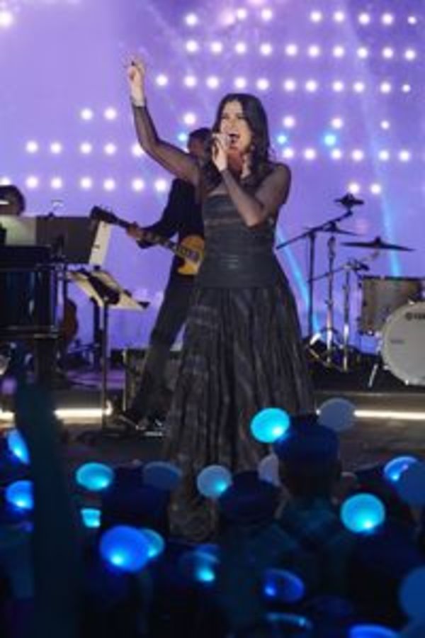 Photo Flash: First Look - Idina Menzel, Josh Gad & More on ABC's DISNEYLAND 60 Image