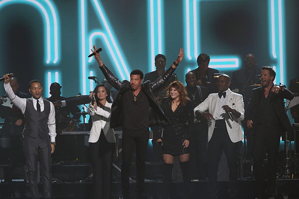 Photo Flash: Lady Gaga, Justin Bieber & More Among Highlights of 58th ANNUAL GRAMMY AWARDS Image