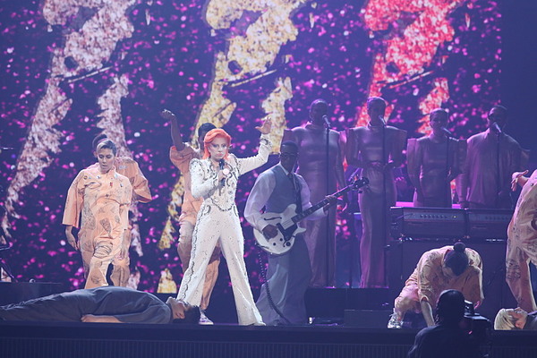 Photo Flash: Lady Gaga, Justin Bieber & More Among Highlights of 58th ANNUAL GRAMMY AWARDS Image
