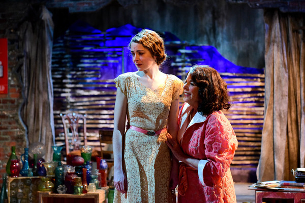 Photo Flash: New Shots from The Hypocrites' THE GLASS MENAGERIE Image