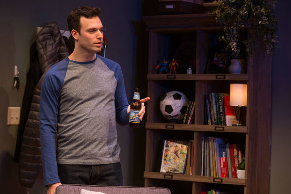 Photo Flash: First Look at Jake Epstein, Jenna Gavigan and Thomas E. Sullivan in STRAIGHT at Theatre Row Image