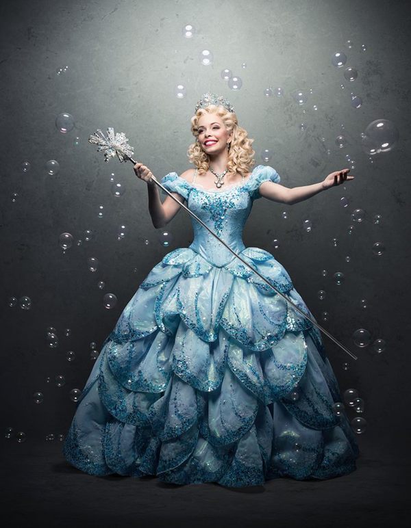 Photo Flash: Stars of WICKED Get in Costume in Brazil; Behind-the-Scenes Video! Image
