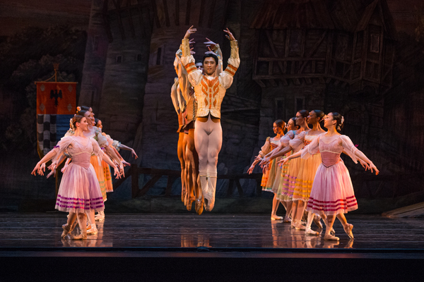 Photo Flash: First Look at Kansas City Ballet's SWAN LAKE, Opening Tonight Image