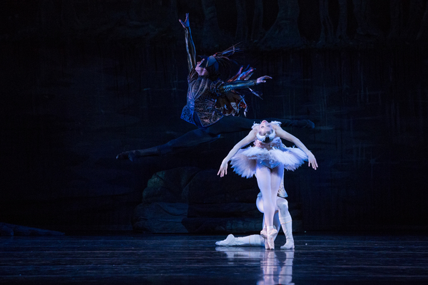 Photo Flash: First Look at Kansas City Ballet's SWAN LAKE, Opening Tonight Image