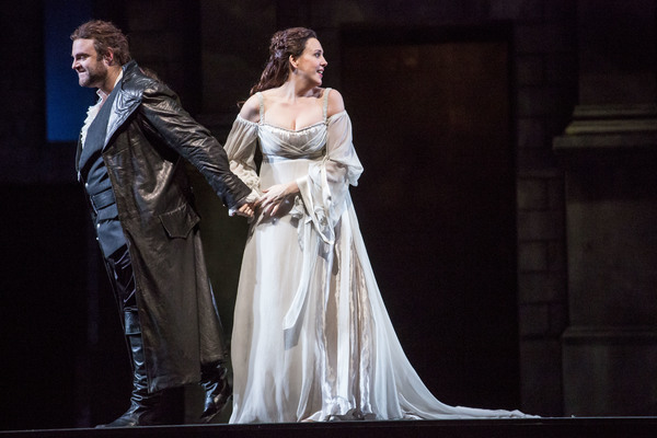 Photo Flash: First Look at Lyric Opera of Chicago's ROMEO AND JULIET, Helmed by Bartlett Sher 