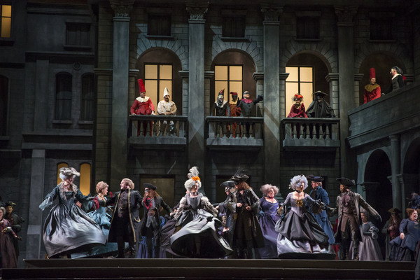 Photo Flash: First Look at Lyric Opera of Chicago's ROMEO AND JULIET, Helmed by Bartlett Sher 