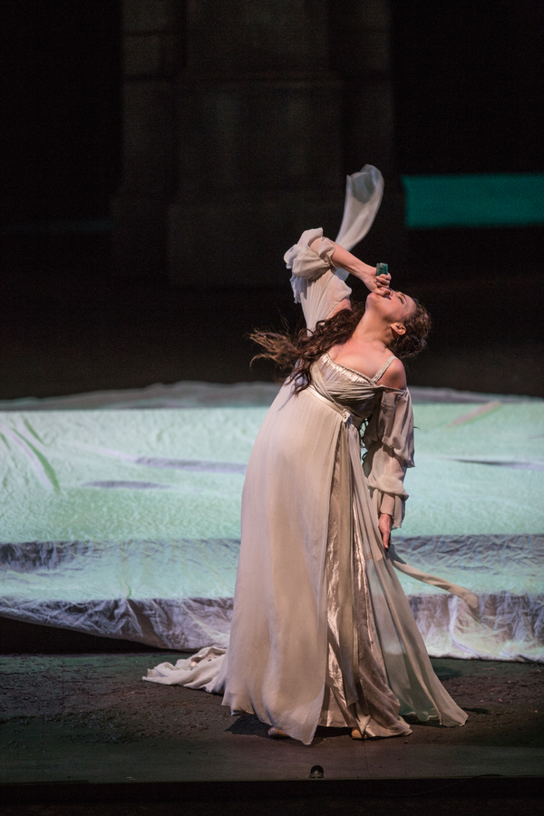 Photo Flash: First Look at Lyric Opera of Chicago's ROMEO AND JULIET, Helmed by Bartlett Sher 