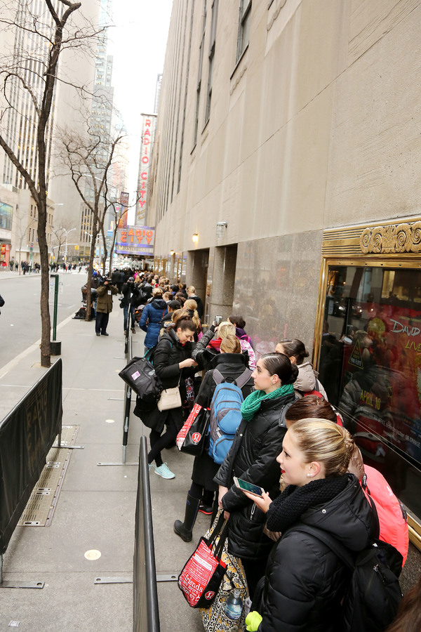 Photo Flash: Hopeful Dancers Line Up Outside Radio City Music Hall to Audition for the Rockettes 