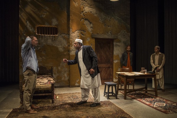 Photo Flash: First Look at Milwaukee Rep's THE INVISIBLE HAND Image