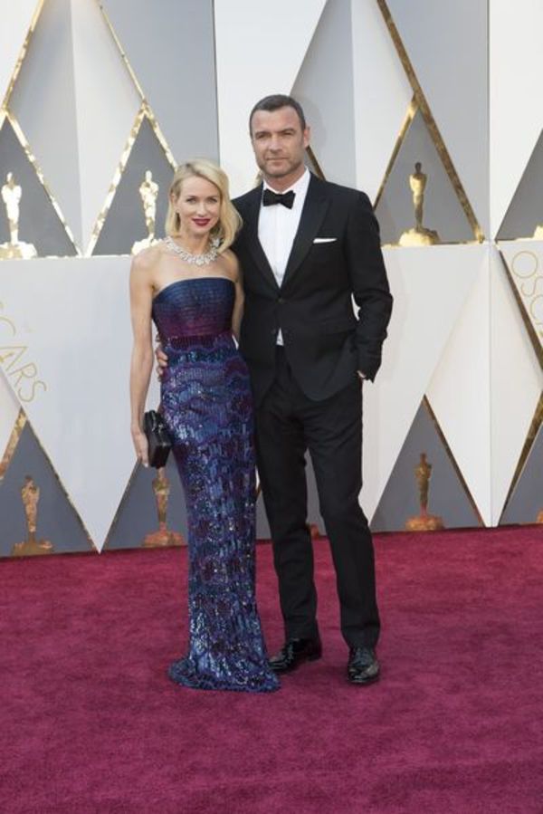 Photo Flash: Emily Blunt, Saoirse Ronan & More Grace OSCARS Red Carpet Image