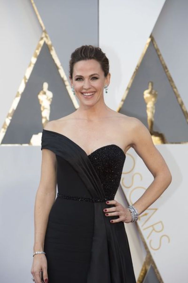 Photo Flash: Emily Blunt, Saoirse Ronan & More Grace OSCARS Red Carpet Image