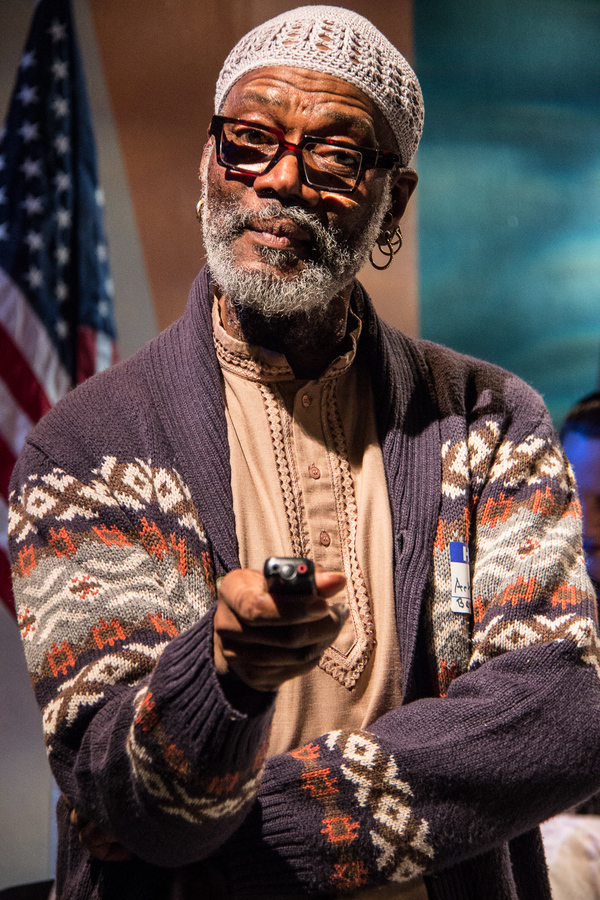 Photo Flash: First Look at dog & pony dc's BEERTOWN at Know Theatre Image