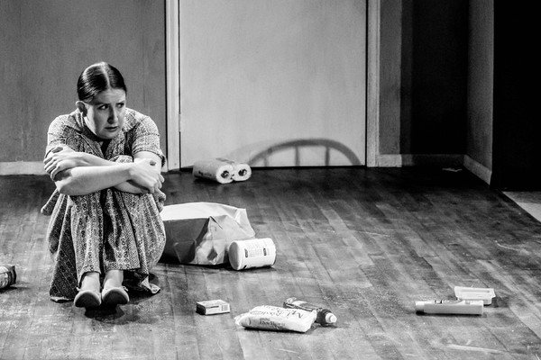 Photo Flash: First Look at the Edge Theater's GETTING OUT Image