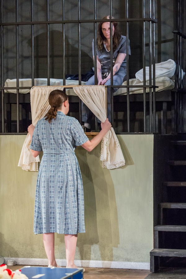 Photo Flash: First Look at the Edge Theater's GETTING OUT Image
