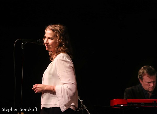 Photo Coverage: Joan Osborne Debuts at Cafe Carlyle with Songs Of Bob Dylan Image