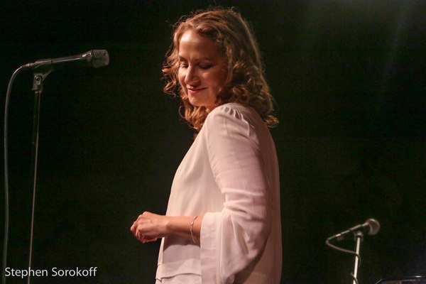 Photo Coverage: Joan Osborne Debuts at Cafe Carlyle with Songs Of Bob Dylan Image