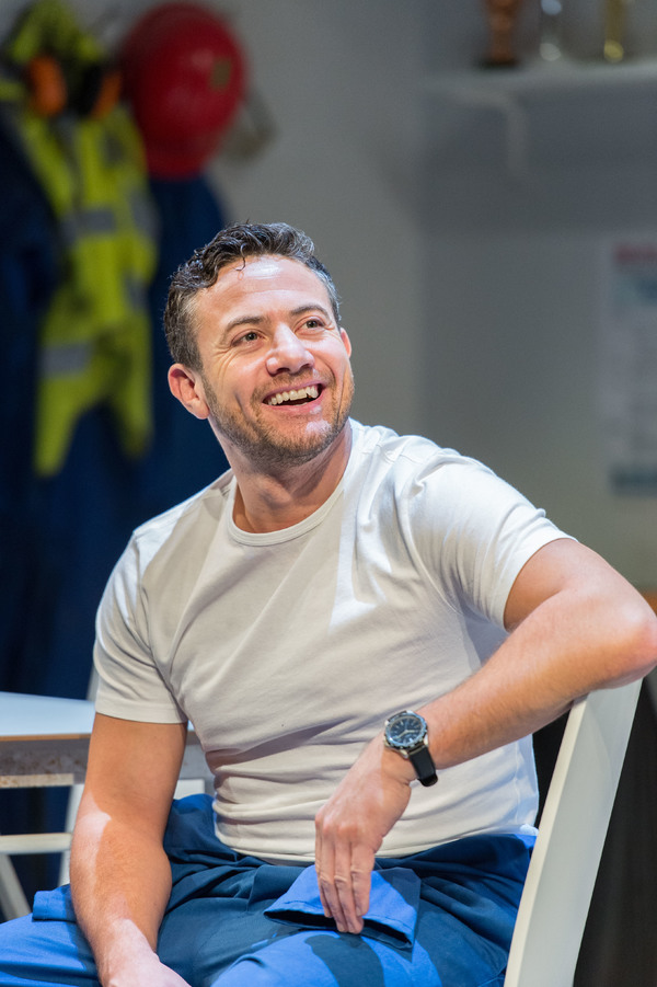 Photo Flash: First Look at REASONS TO BE HAPPY's UK Debut at Hampstead Theatre Image