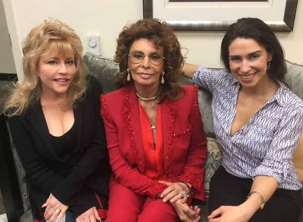 Photo Flash: Sophia Loren Welcomes RUTHLESS! Friends Backstage at THE VIEW Image