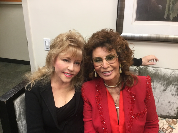 Photo Flash: Sophia Loren Welcomes RUTHLESS! Friends Backstage at THE VIEW Image