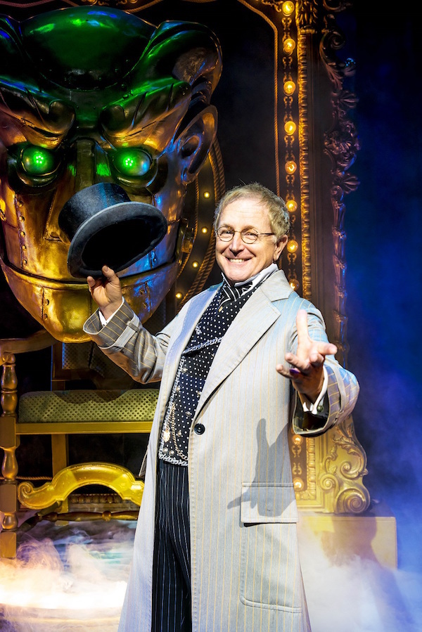 Photo Flash: First Look at Mark Curry as The Wizard in the West End's WICKED Image