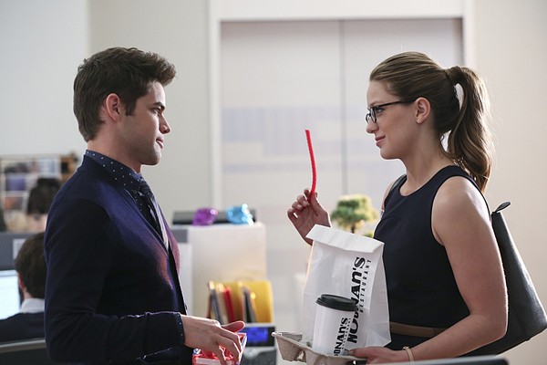 Photo Flash: SUPERGIRL Risks Everything in Season One Finale! Image