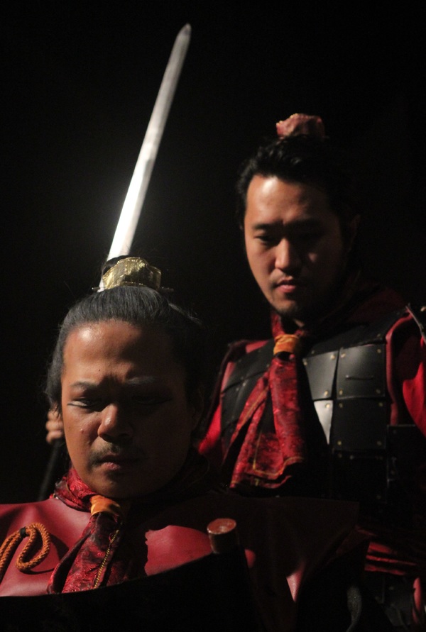 Angelo Paragoso as DongZhuo and Arthur Lee as LuBu Photo