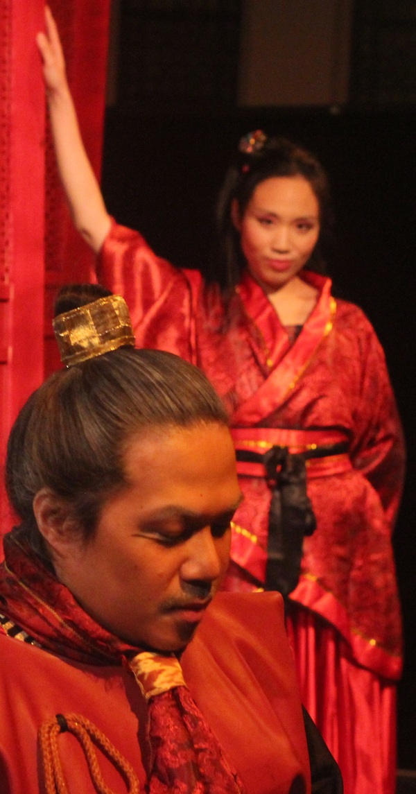 Angelo Paragoso as DongZhuo and Michelle Yim as DiaoChan Photo