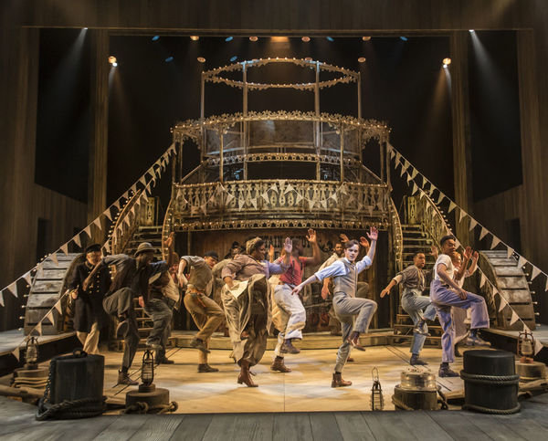 Photo Flash: First Look at Chris Peluso, Gina Beck and More in UK's SHOW BOAT Image