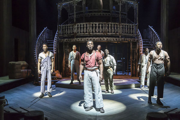 Photo Flash: First Look at Chris Peluso, Gina Beck and More in UK's SHOW BOAT Image