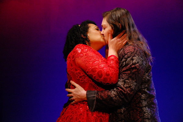 Photo Flash: First Look at The Queen's Company's All-Female TAMING OF THE SHREW Image