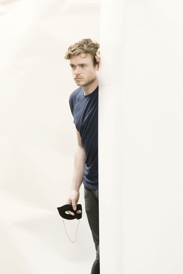 Richard Madden Photo