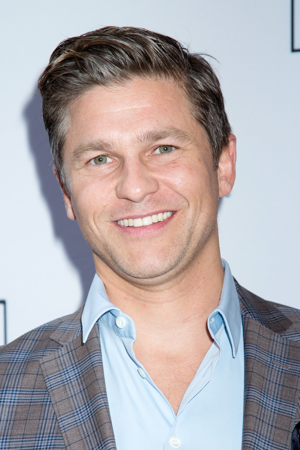 Photo Coverage: On the Red Carpet for Opening Night of FULLY COMMITTED with Eric Stonestreet, Bernadette Peters & More! Image