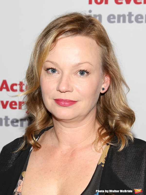 Samantha Mathis  Photo