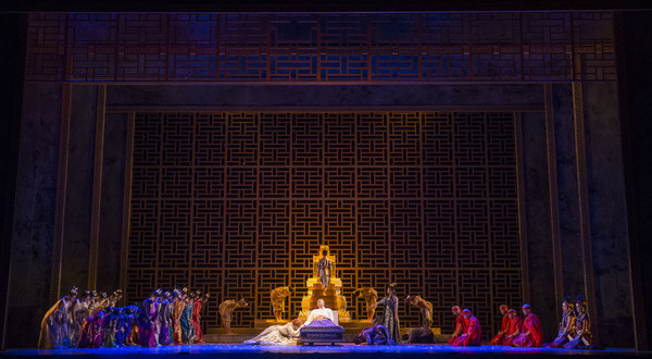 Photo Flash: First Look at Kate Baldwin, Paolo Montalban & More in Lyric Opera of Chicago's THE KING AND I Image