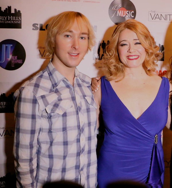 Photo Flash: Leslie Becker Celebrates Release of New Single 'Slow Burn' at The Vanity in NYC 