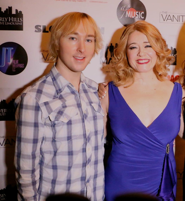 Photo Flash: Leslie Becker Celebrates Release of New Single 'Slow Burn' at The Vanity in NYC Image