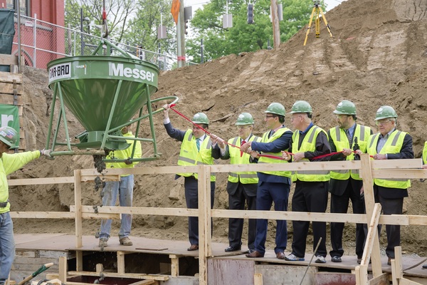 Photo Flash: Cincinnati Shakespeare Makes Big Announcement at 'First Pour' Event Image