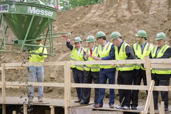 Photo Flash: Cincinnati Shakespeare Makes Big Announcement at 'First Pour' Event Image