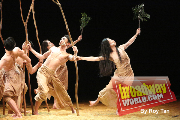 Photo Coverage: First Look at Cloud Gate Dance Theatre's SONGS OF THE WANDERERS in London 