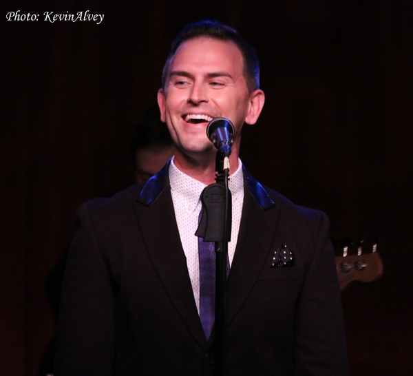 Photo Flash: Daniel Reichard Celebrates FRIENDS, ACQUAINTANCES, AND STRANGERS at Birdland Image