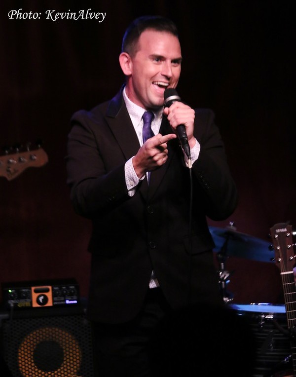 Photo Flash: Daniel Reichard Celebrates FRIENDS, ACQUAINTANCES, AND STRANGERS at Birdland Image