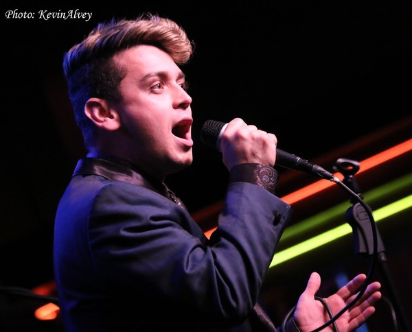 Photo Flash: Daniel Reichard Celebrates FRIENDS, ACQUAINTANCES, AND STRANGERS at Birdland Image