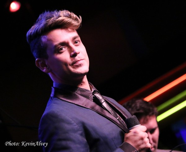 Photo Flash: Daniel Reichard Celebrates FRIENDS, ACQUAINTANCES, AND STRANGERS at Birdland Image