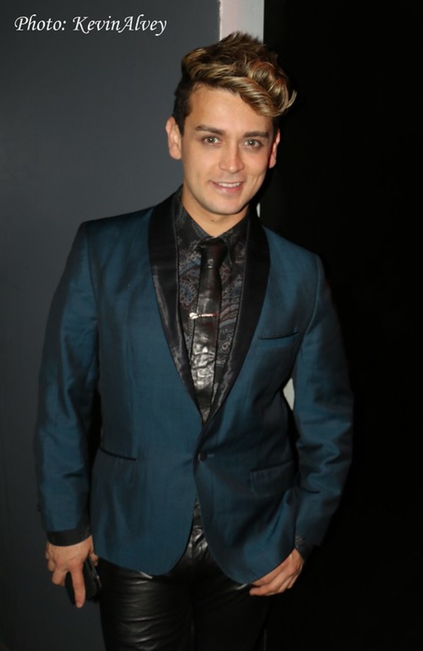 Photo Flash: Daniel Reichard Celebrates FRIENDS, ACQUAINTANCES, AND STRANGERS at Birdland Image
