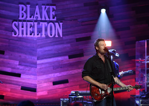 Photo Flash: Blake Shelton Performs Songs from New Album at iHeartRadio Theater 
