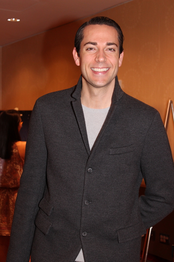 Zachary Levi Photo