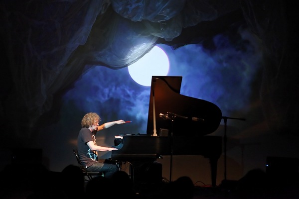 Photo Flash: Peter Manning Robinson Debuts THE REFRACTOR PIANO CONCERT at Bergamot Station  Image